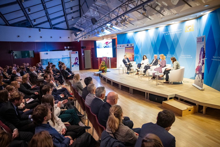 Teilnehmer:innen bei der Veranstaltung