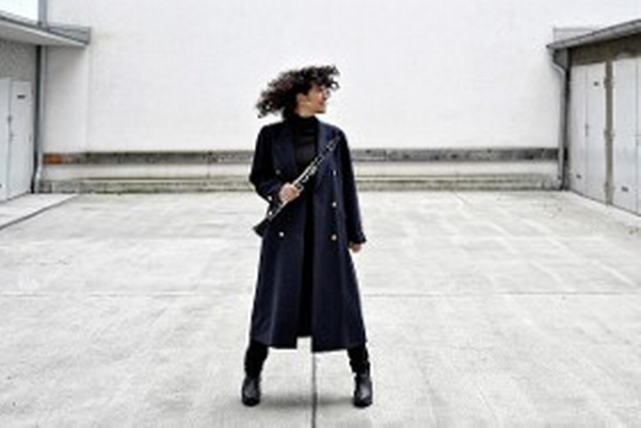 Person mit Klarinette