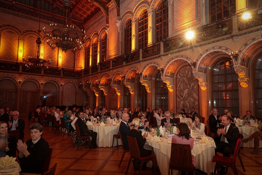 Festsaal im Palais Ferstel anlässlich der feierlichen Verleihung des DAHEIM BETREUT AWARDs am 3. April 2025.