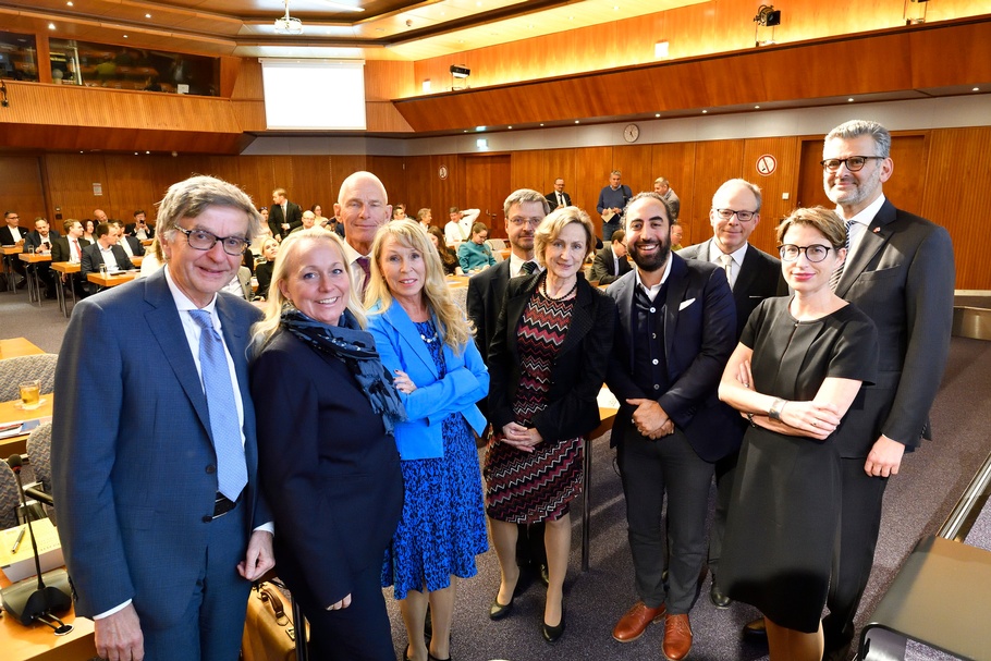 Gruppenbild Podiums-Gäste