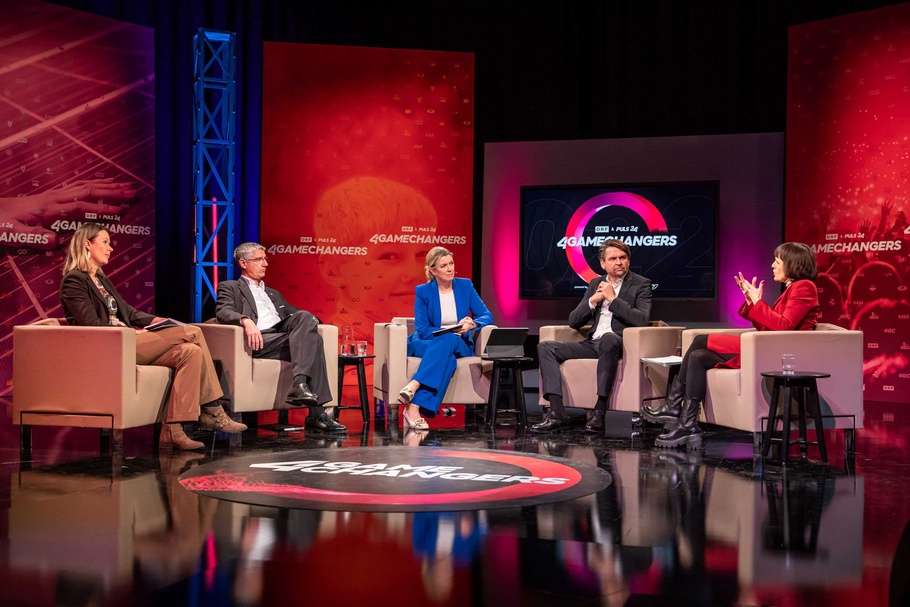 Präsentation Jahrbuch für Gesundheitspolitik und Gesundheitswirtschaft 2023