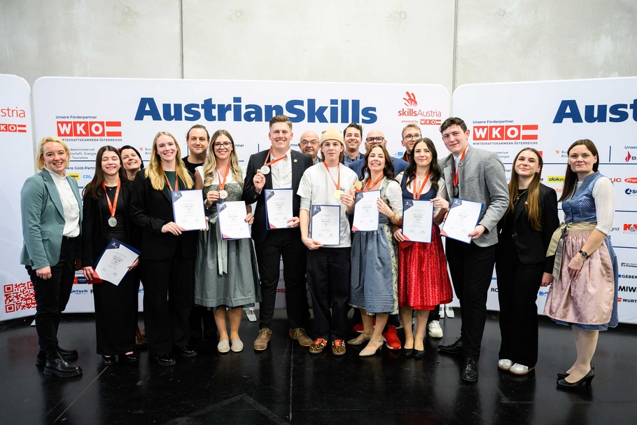 Sieger der AustrianSkills 2025 in den Berufen Koch/Köchin, Restaurant Service und Hotel Rezeption