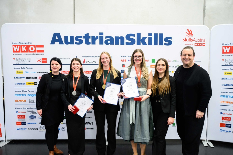 Sieger der AustrianSkills 2025 in den Berufen Koch/Köchin, Restaurant Service und Hotel Rezeption