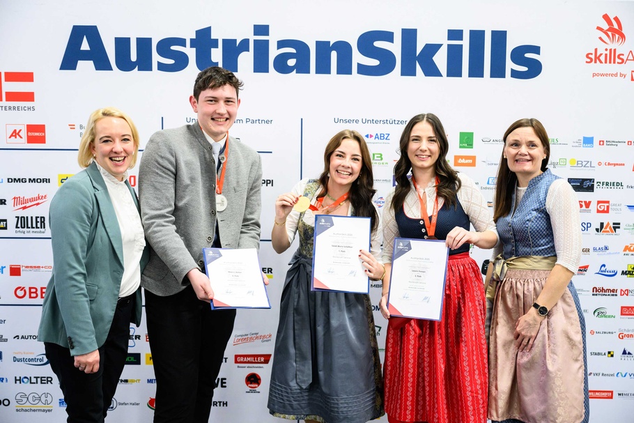 Sieger der AustrianSkills 2025 in den Berufen Koch/Köchin, Restaurant Service und Hotel Rezeption