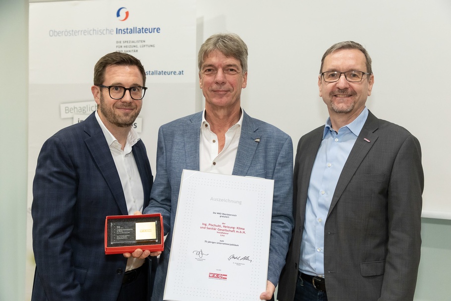 v.l.: Markus Redl (Innungsmeister und Obmann der Sparte Gewerbe und Handwerk), Andreas Pischulti, Fachgruppengeschäftsführer Christoph Stoiber