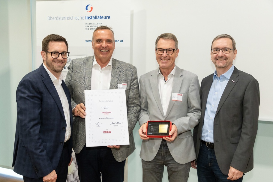 v.l.: Markus Redl (Innungsmeister und Obmann der Sparte Gewerbe und Handwerk), Robert Pramendorfer, Johannes Mühlbachler, Fachgruppengeschäftsführer Christoph Stoiber