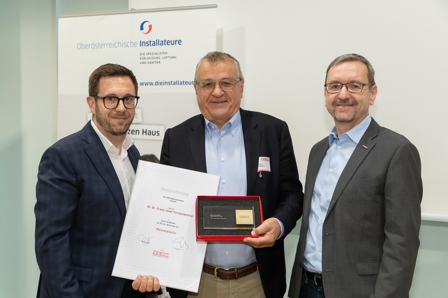 v.l.: Markus Redl (Innungsmeister und Obmann der Sparte Gewerbe und Handwerk), Josef Forstenlechner, Fachgruppengeschäftsführer Christoph Stoiber