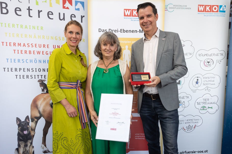 Geehrte Unternehmerinnen und Unternehmer der Fachgruppe Persönliche Dienstleister. 