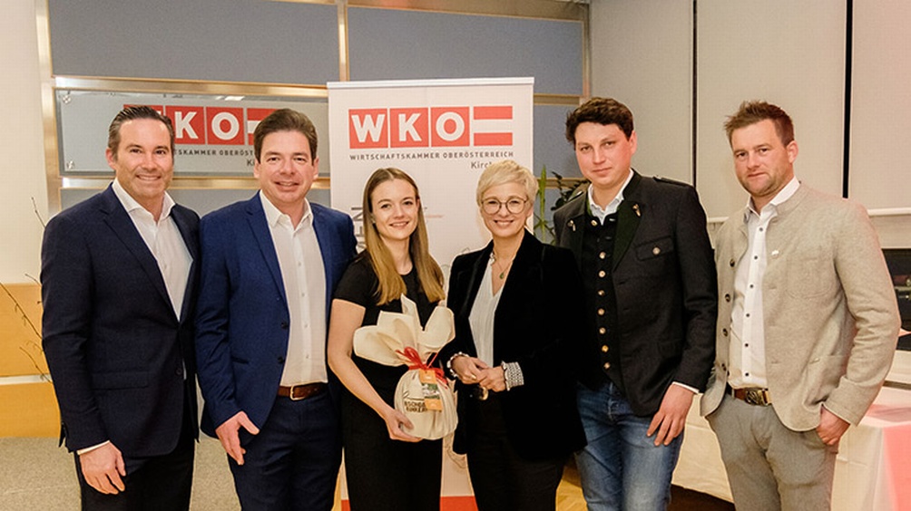Mario Haidlmair, Klaus Aitzetmüller, Viktoria Hurth, Doris Hummer, Bernhard Gösweiner, Hannes Wieser beim Wirtschaftsempfang der WKO Kirchdorf.