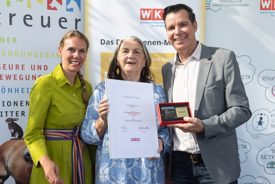 Geehrte Unternehmerinnen und Unternehmer der Fachgruppe Persönliche Dienstleister. 