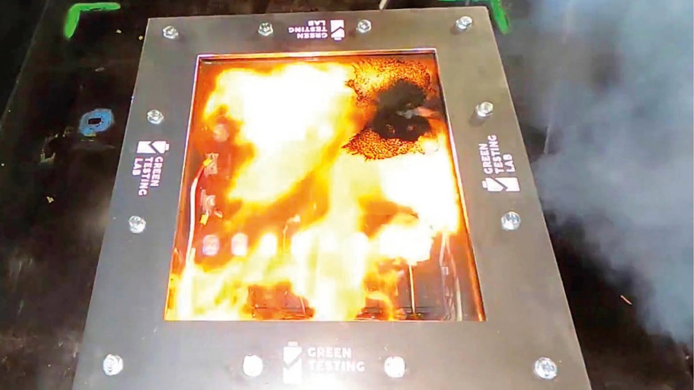 Aufnahme einer Batterie unter großer Hitze