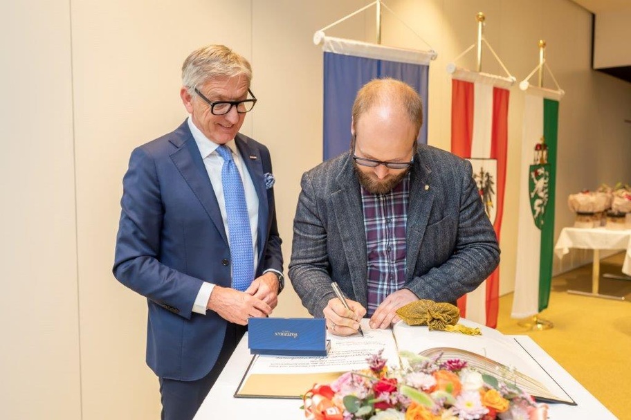Ehrung ausgezeichneter Unternehmen; Eintragung ins Goldene Buch der WKO