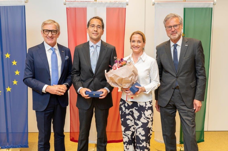 Ehrung ausgezeichneter Unternehmen; Eintragung ins Goldene Buch der WKO