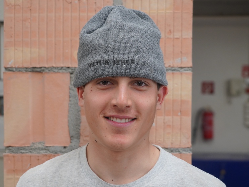 MAZ - Bilder der Lehrlinge von Kurs 8 im 2. Lehrjahr + Stark Timo (Hochbauspezialist)