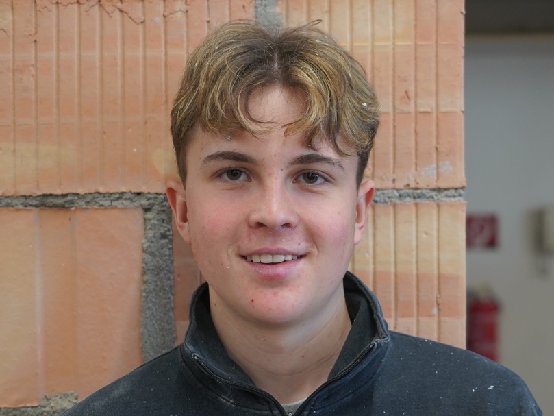 MAZ - Bilder der Lehrlinge von Kurs 9