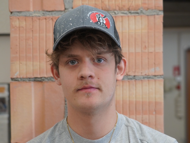 MAZ - Bilder der Lehrlinge von Kurs 9