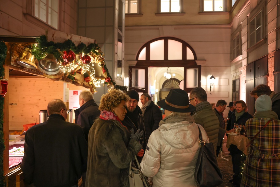 v.l.n.r.: Johann Breitenender, Dieter Steup, Marie-Beatrice Fröhlich, Christoph Folliot-Crenneville, Markus Figl