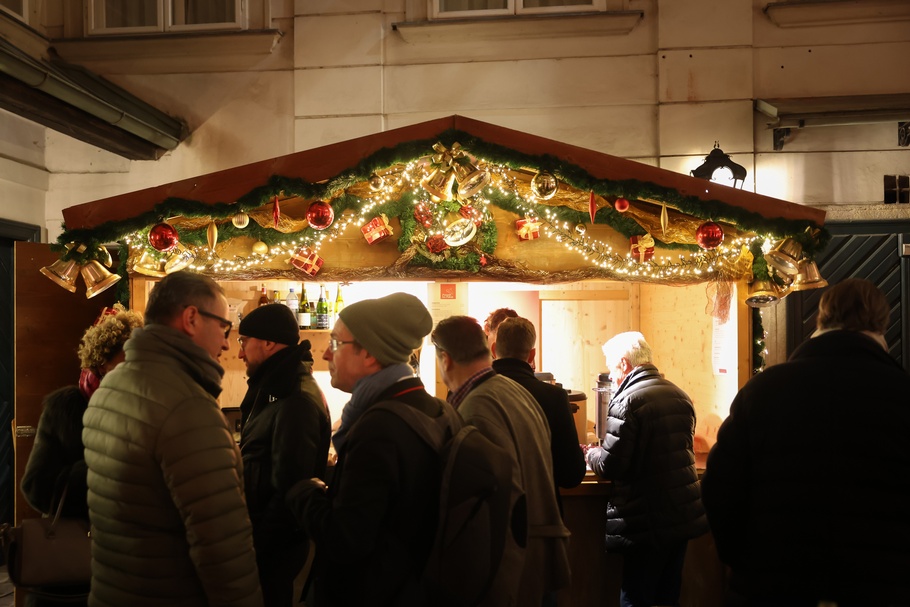 v.l.n.r.: Johann Breitenender, Dieter Steup, Marie-Beatrice Fröhlich, Christoph Folliot-Crenneville, Markus Figl