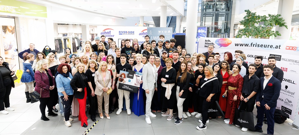 Große Gruppe von Personen