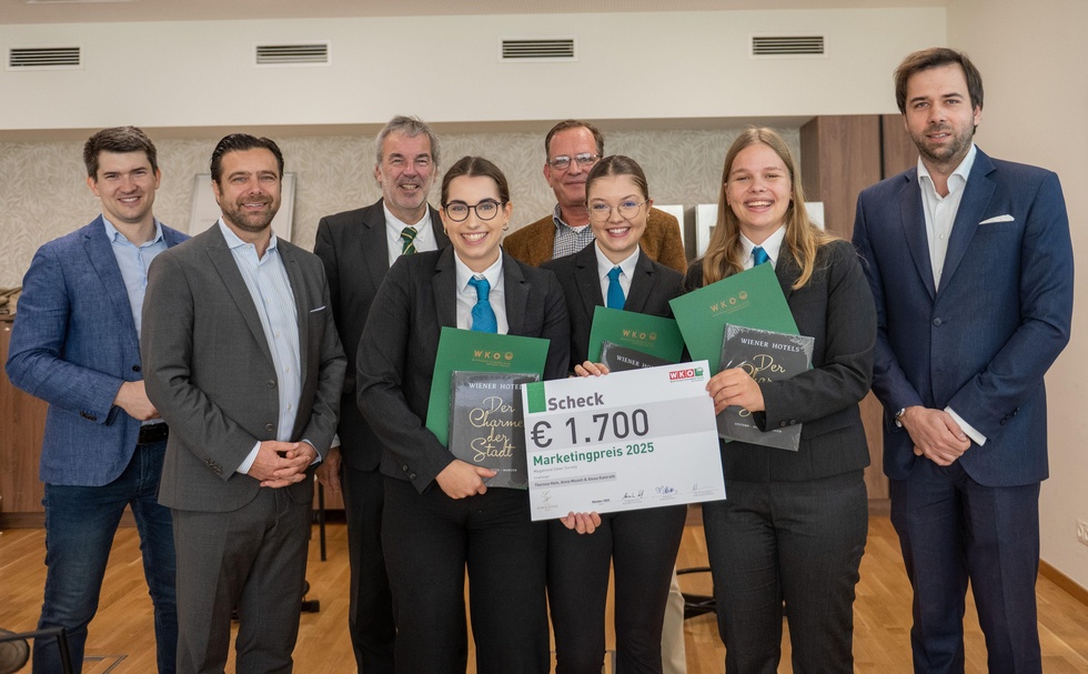 Marketingpreis-2025-SiegerInnen mit Dr. Schick