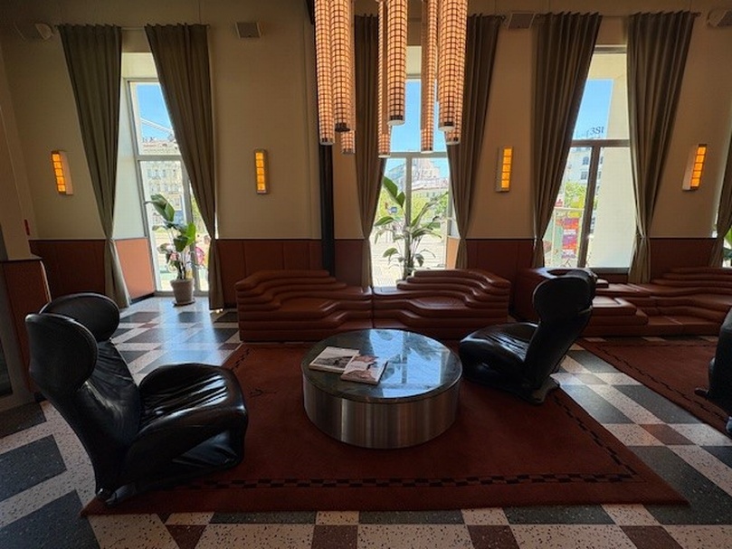 Hotel The Companion