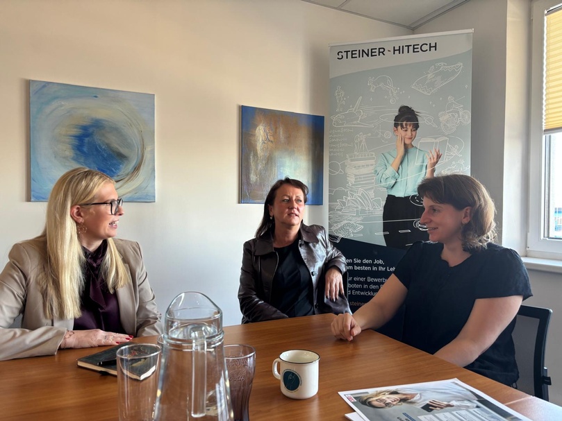 Drei Frauen im Gespräch