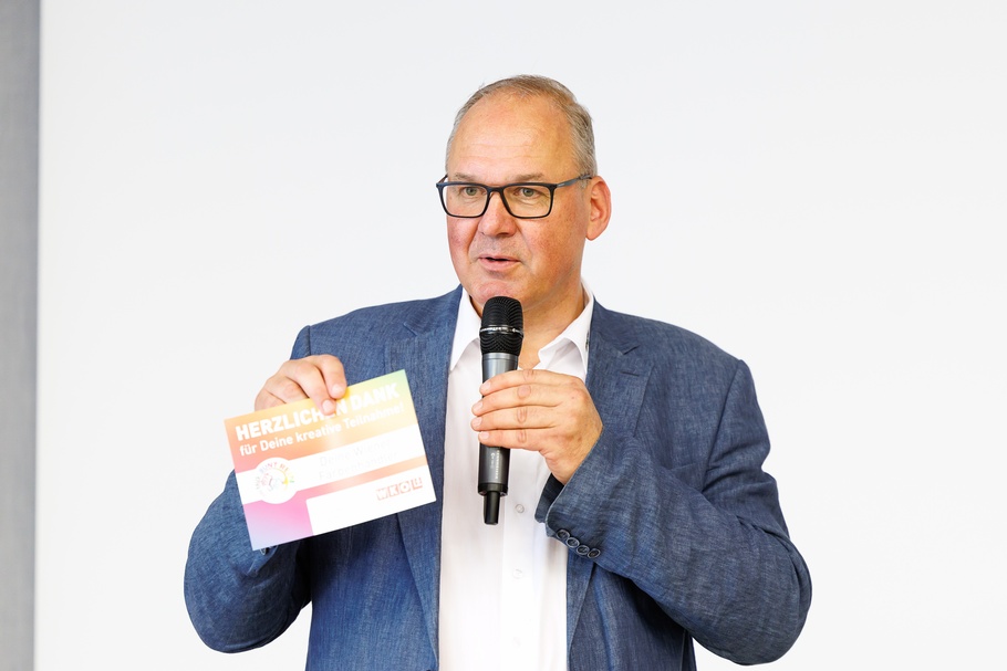 Grau raus, bunt rein Bildergalerie
