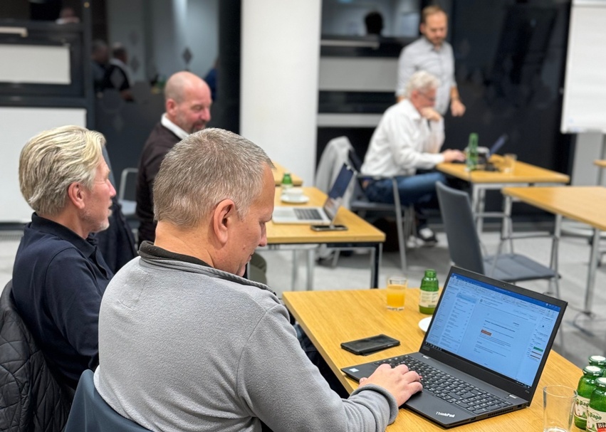 Zuhörende beim Workshop Automatisation mit Künstlicher Intelligenz