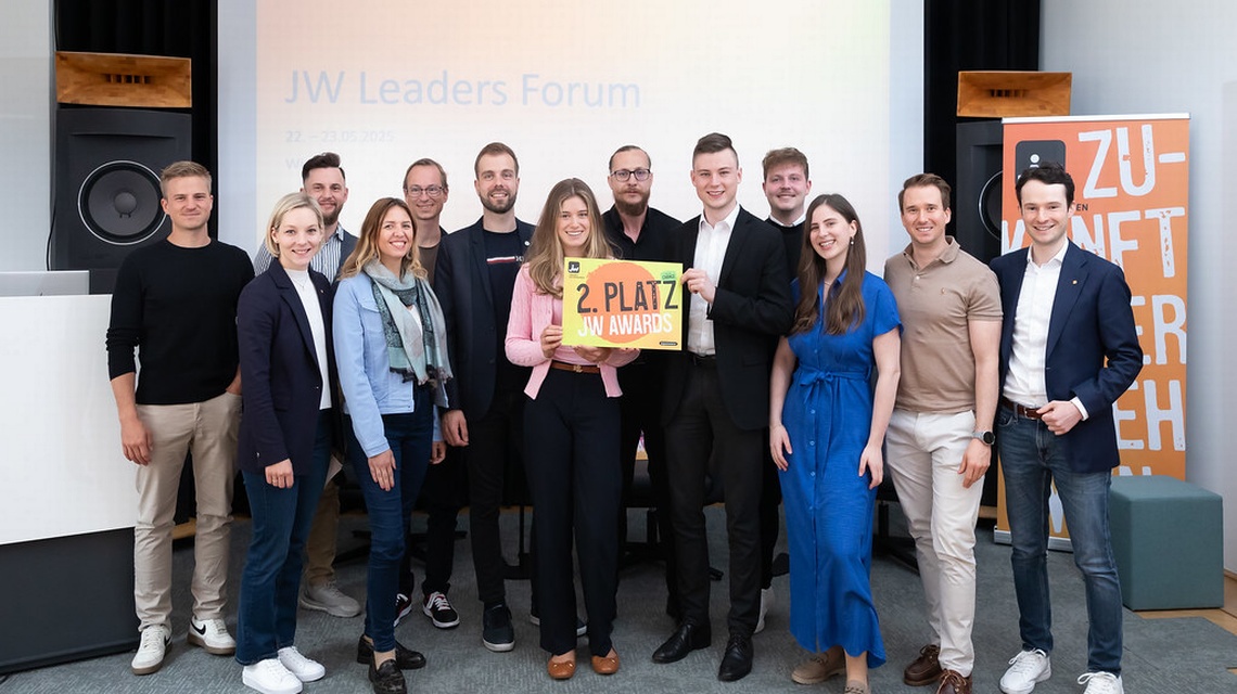 Gruppenbild - halten Schild hoch mit 