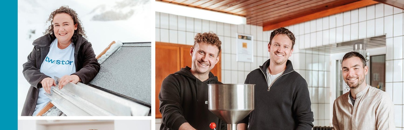 Vier Personen posieren lächelnd