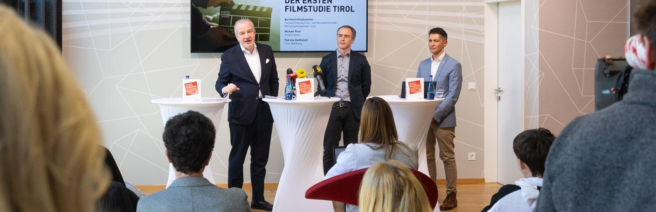 Präsentierten die Filmstudie: Patricio Hetfleisch, Tirol Werbung, Michael Paul, Studienautor, Bernhard Holzhammer, Fachvertretung Film- und Musikwirtschaft Wirtschaftskammer Tirol (v.l.). 