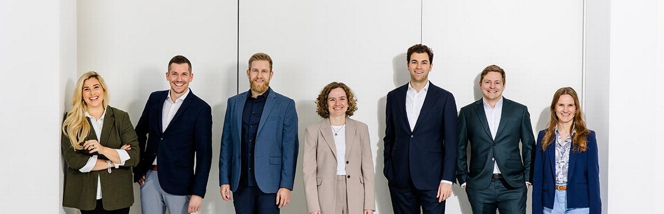 Das Vorstandsteam der Jungen Wirtschaft Vorarlberg (v.l.n.r.): Linda Meixner, Fabio Buzzi, Philipp Peer, Marie-Christine Häfele, Alexander Deuring, Jakob Hofer, Vera Klien.