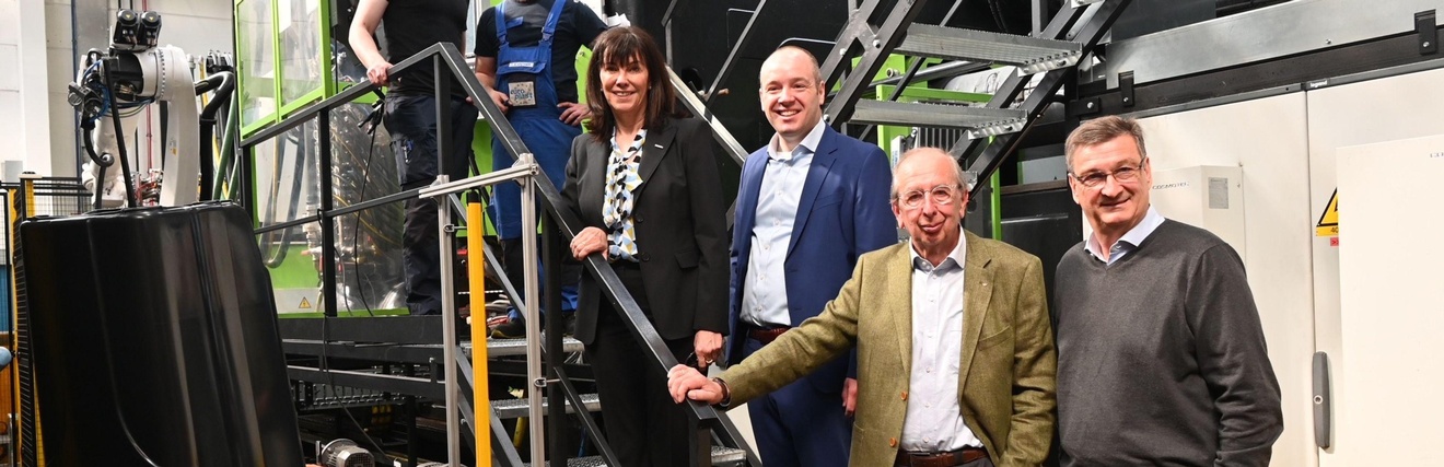 Martha Schultz mit WK-Präsident Mandl bei Europlast