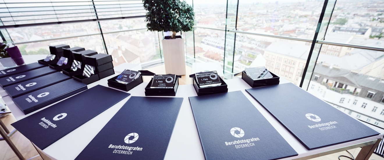 Objektiv Pressefotopreis und Urkunden