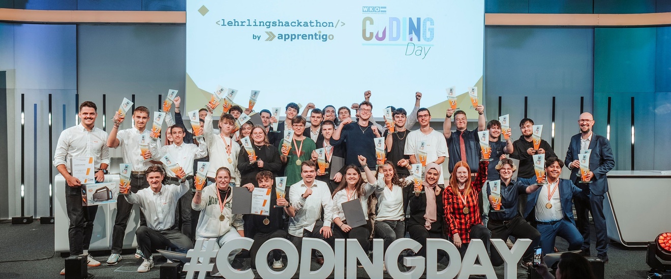 Gruppenbild: Gewinner:innen des Bundeslehrlingshackathons 2025