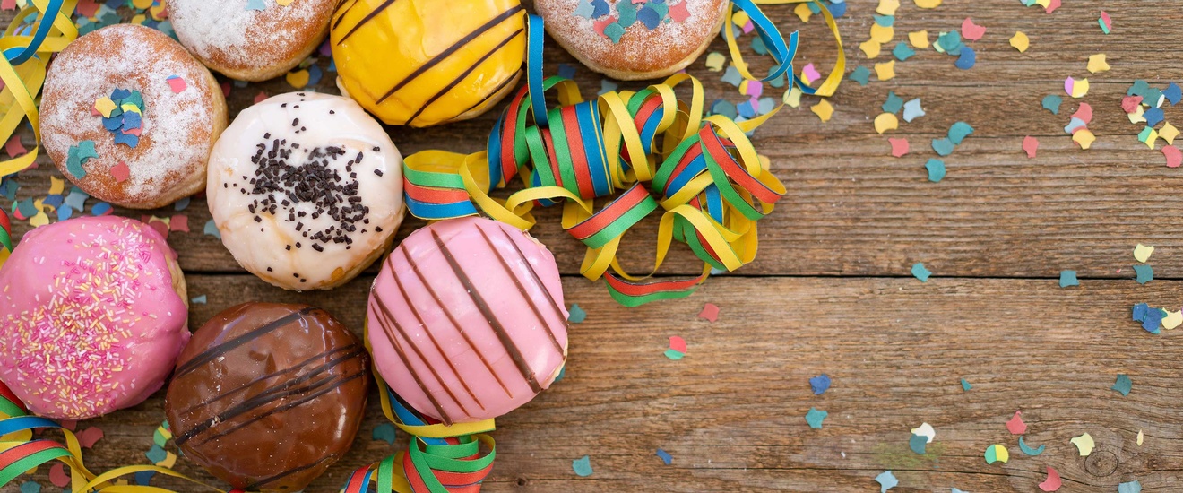 Leckere und bunte Faschingskrapfen 