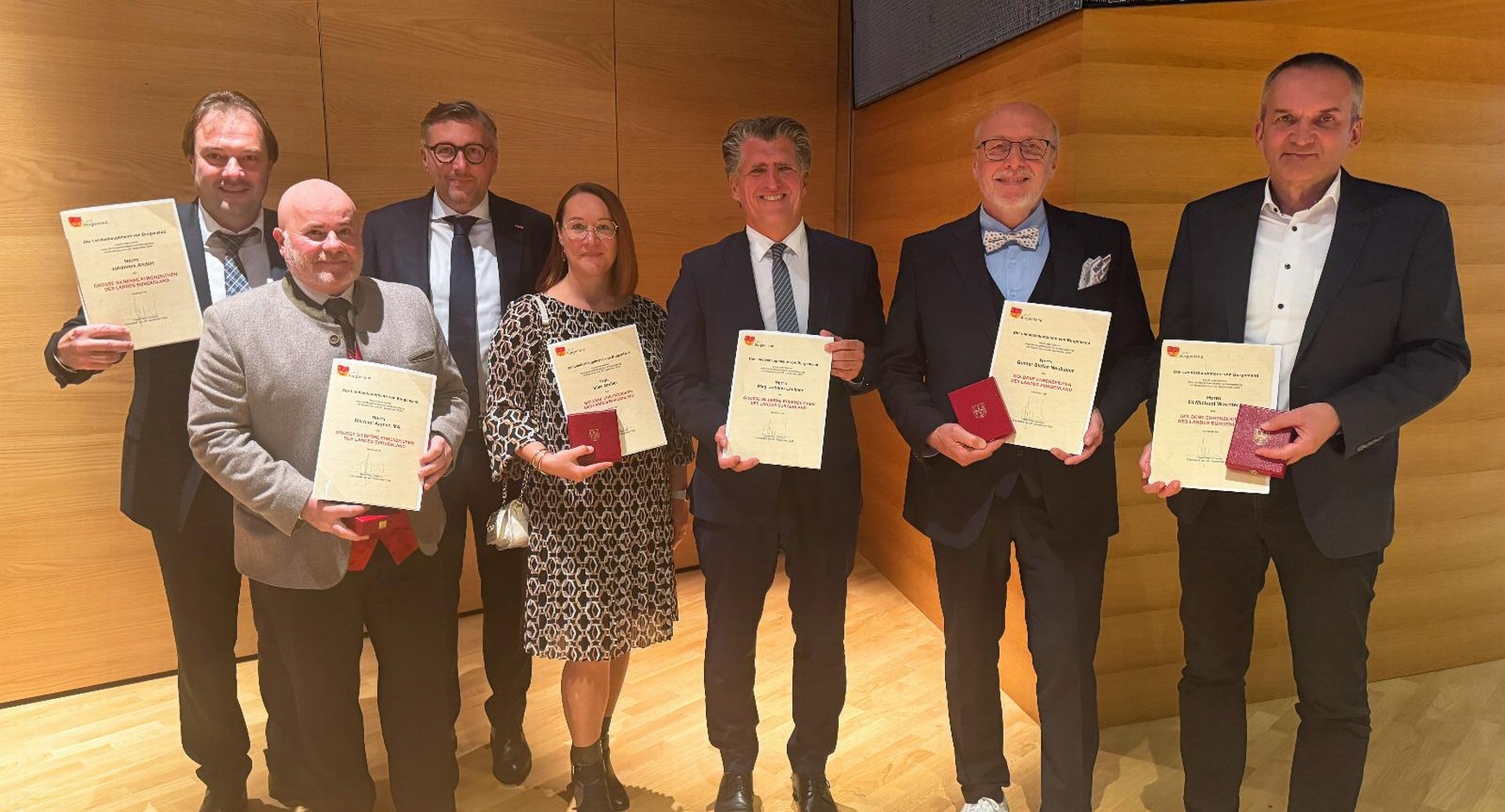 Johannes Andert, Michael Aigner, Wirtschaftskammerdirektor Harald Schermann, Silke Gruber, KommR Johann Lackner, Günther Stefan Neubauer und Michael Wachter (v. l.). 