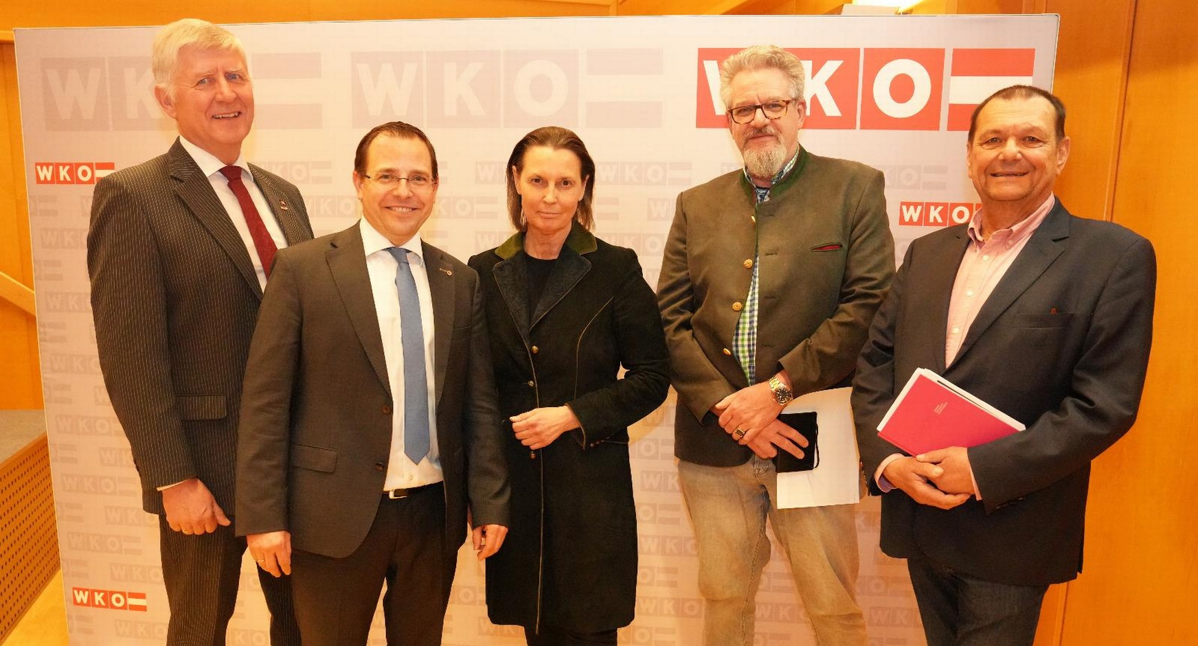 Gerald Schwentenwein (SWV), Andreas Wirth (ÖWB), Petra Wagner (FW), Roland Siedl (GW) und Eduard Posch (UNOS) (v. l.). 