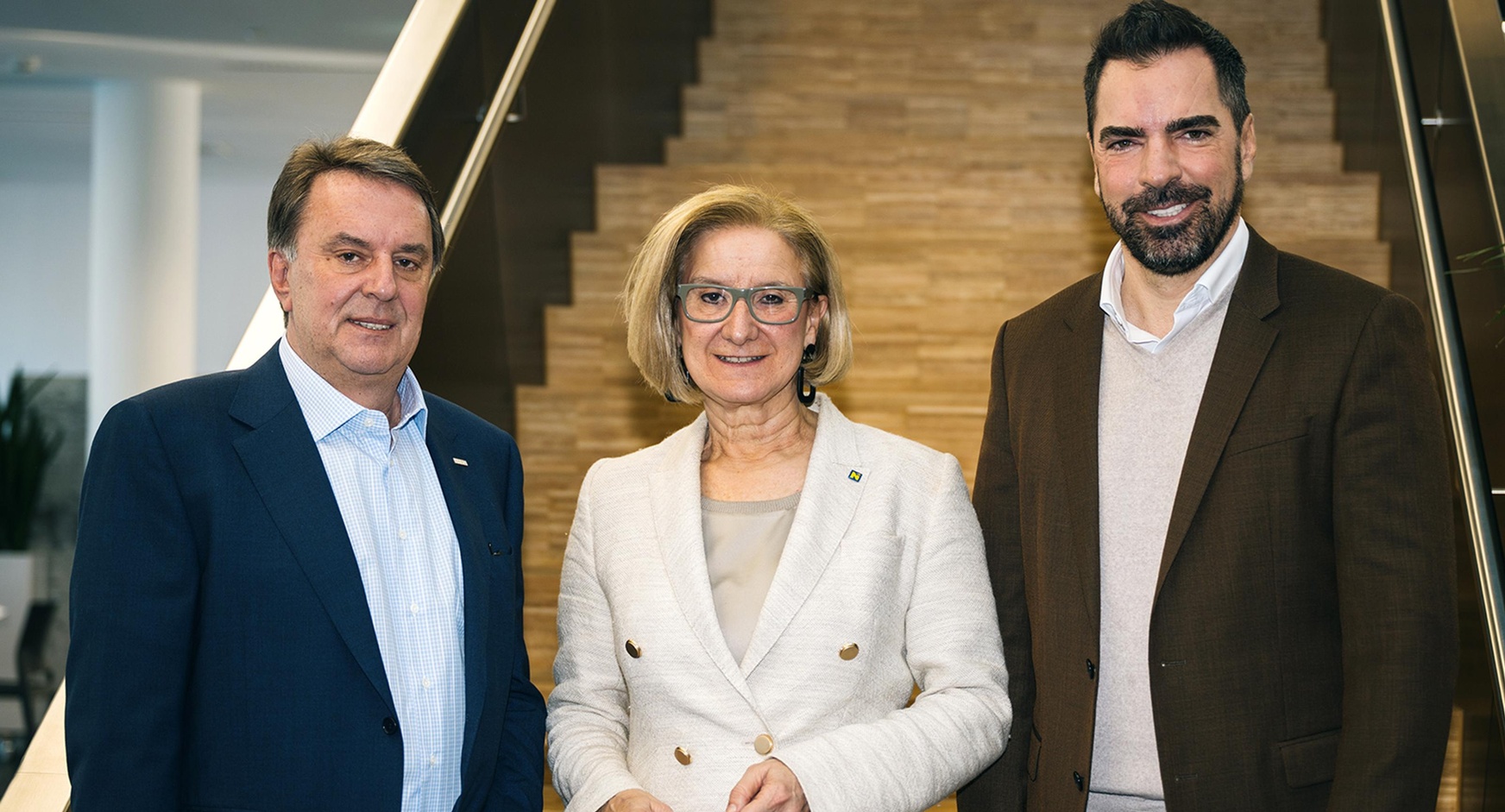Wolfgang Ecker, Präsident der Wirtschaftskammer Niederösterreich, Niederösterreichs Landeshauptfrau, Johanna Mikl-Leitner, und Kari Ochsner, Präsident der Industriellenvereinigung NÖ. 
