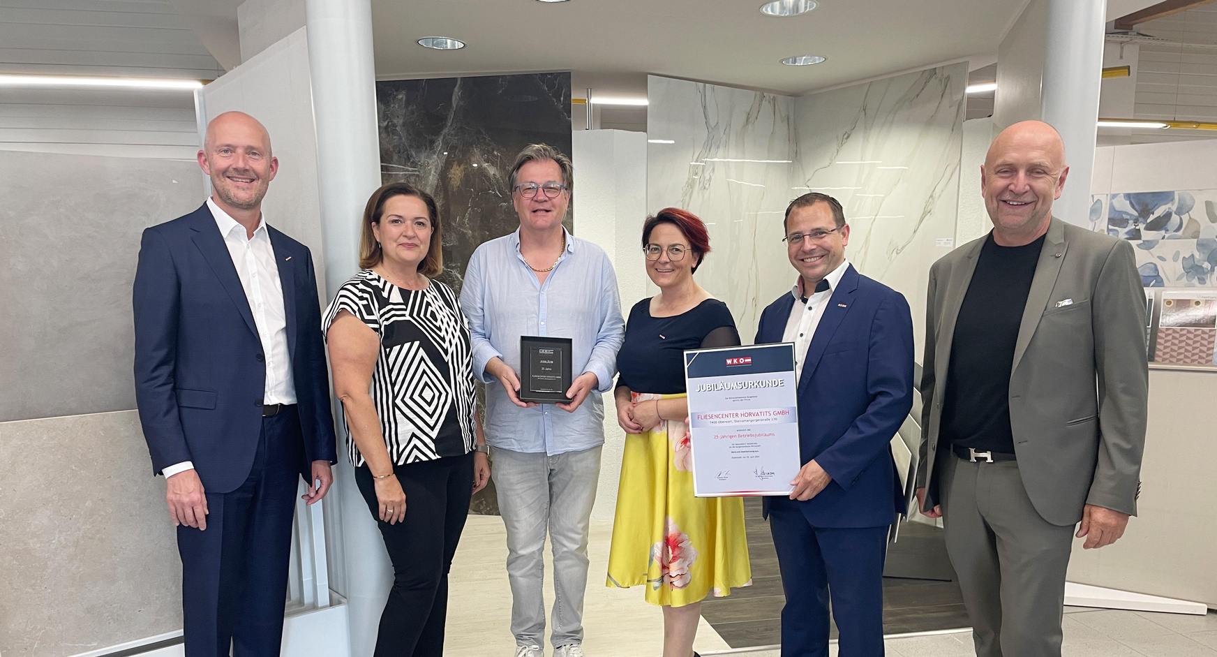 WK-Vizepräsident Martin Horvath, Silke Strobl, Johann Horvatits, Regionalstellenobfrau Tanja Stöckl, WK-Präsident Andreas Wirth und Innungsmeister Peter Strobl (v. l.).