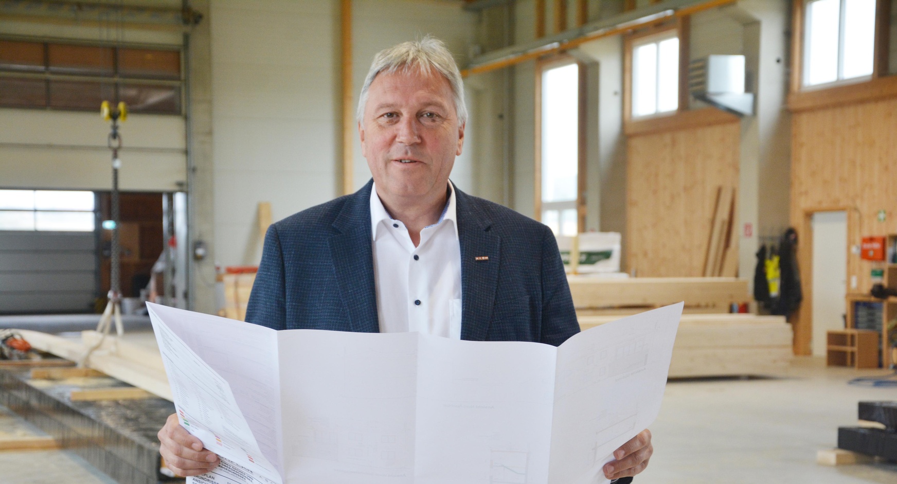 Landesinnungsmeister KommR Bernhard Breser will potenzielle Häuslbauer zu einem unverbindlichen Gesprächstermin bei einem Baumeister ermuntern. 