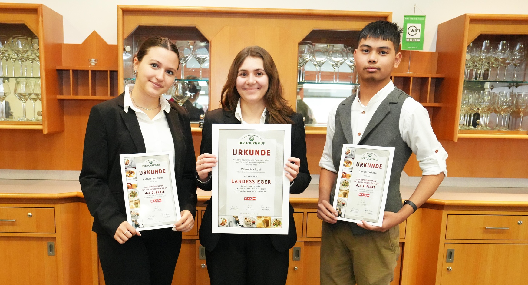 Die Stockerlplätze in der Kategorie HGA: Katharina Duric (2.), Valentina Lubi (1.) und Simon Fekete (3.) (v. l.). 