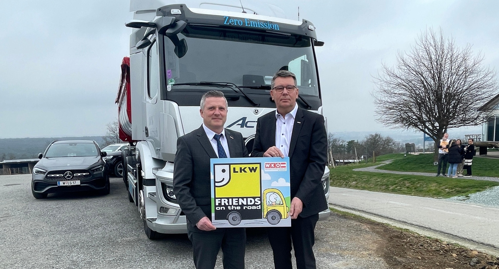 Spartengeschäftsführer Bernhard Dillhof und Roman Eder, Obmann der burgenländischen Transportwirtschaft (v. l.). 