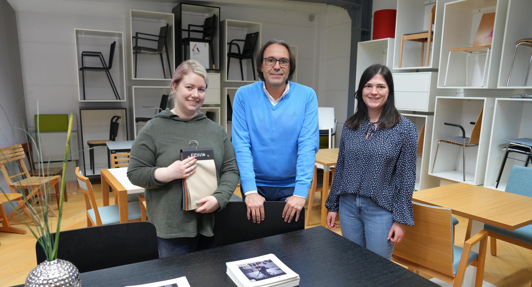Daniela Wukits (Pädagogin), KommR Jochen Joachims (Geschäftsführer Braun Lockenhaus) und Kerstin Frühstück (Vertriebsinnendienst) (v. l.). 