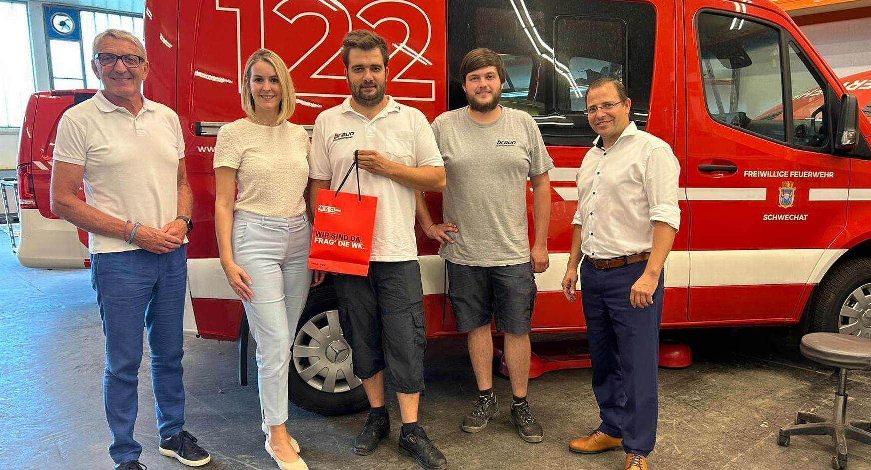 Josef Herk (Wirtschaftskammerpräsident Steiermark), Katharina Bagdy (WK-Regionalstellenleiterin), Thomas und Gabriel Braun (Braun Feuerwehrtechnik) und Andreas Wirth (Wirtschaftskammerpräsident Burgenland) (v. l.). 