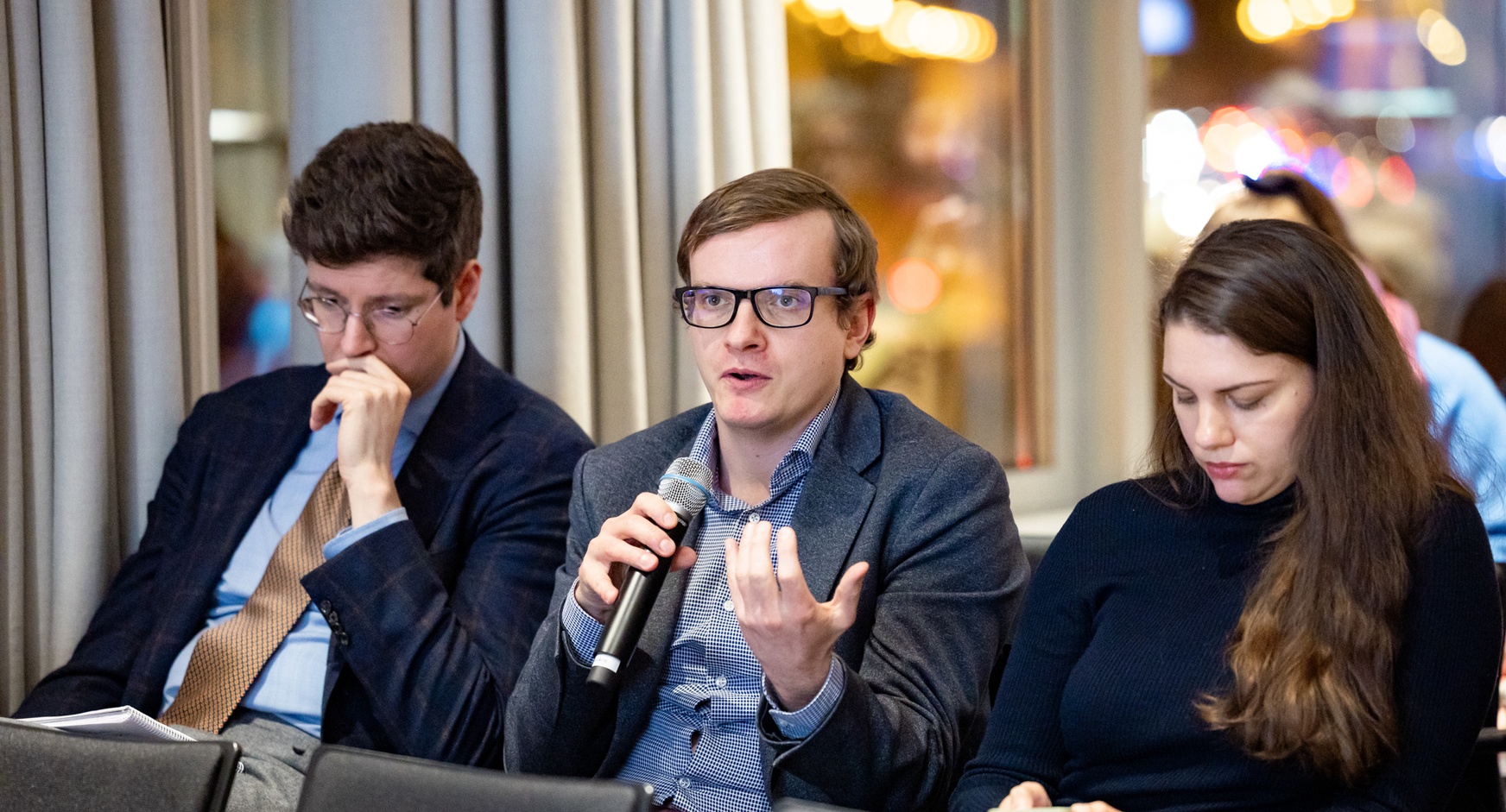 Teilnehmer:innen bei der Veranstaltung