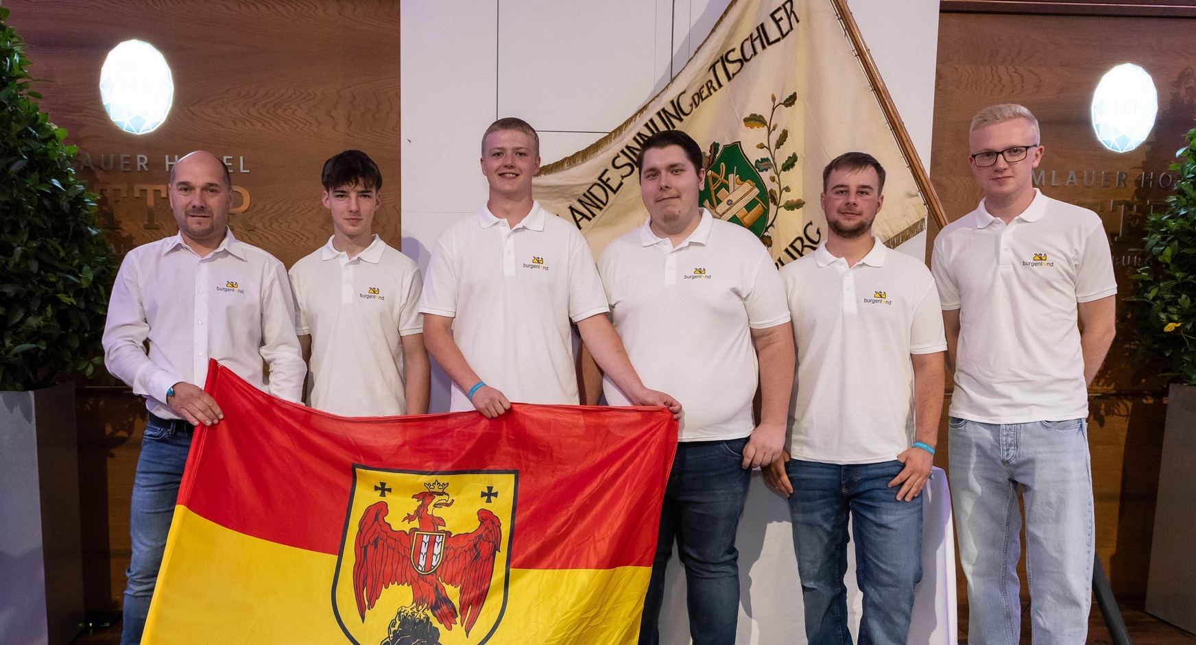 Lehrlingswart Harald Honigschnabel mit den Teilnehmern aus dem Burgenland Sandro Stransky, Leon Lanz, David Domjan, Lukas Frisch und Thomas Wendelin (v. l.). 