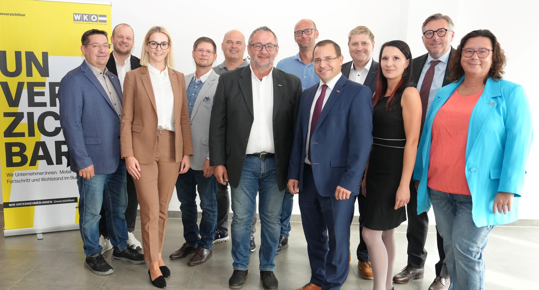 Matthias Mirth, Michael Paukowits, Regionalstellenleiterin Katharina Bagdy, Martin Schaffer, Mario Trinkl, Regionalstellenobmann KommR Josef Kropf, Ewald Wailand, Wirtschaftskammerpräsident Mst. Andreas Wirth, Andreas Wagner, Barbara Klettner, Wirtschaftskammerdirektor Harald Schermann und Sonja Wagner (v. l.) 