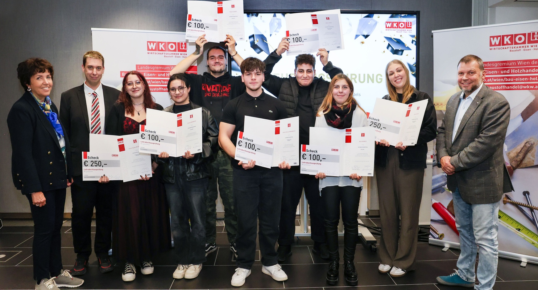 Lehrlingsehrung 2024 - Landesgremium des Baustoff-, Eisen- und Holzhandels