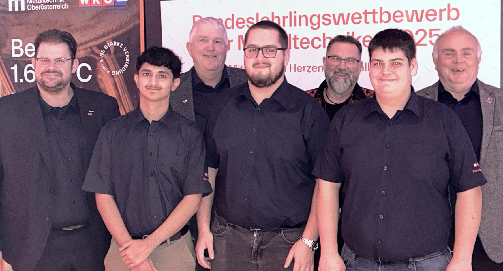 Landesinnungsmeister Mario Horvath, Hasim Palta, Lehrlingswart KommR Markus Marchhart, Daniel Hayd, Martin Steinhäufl, Tim Triebaumer und Fachgruppengeschäftsführer Karl Tinhof (v. l.) 